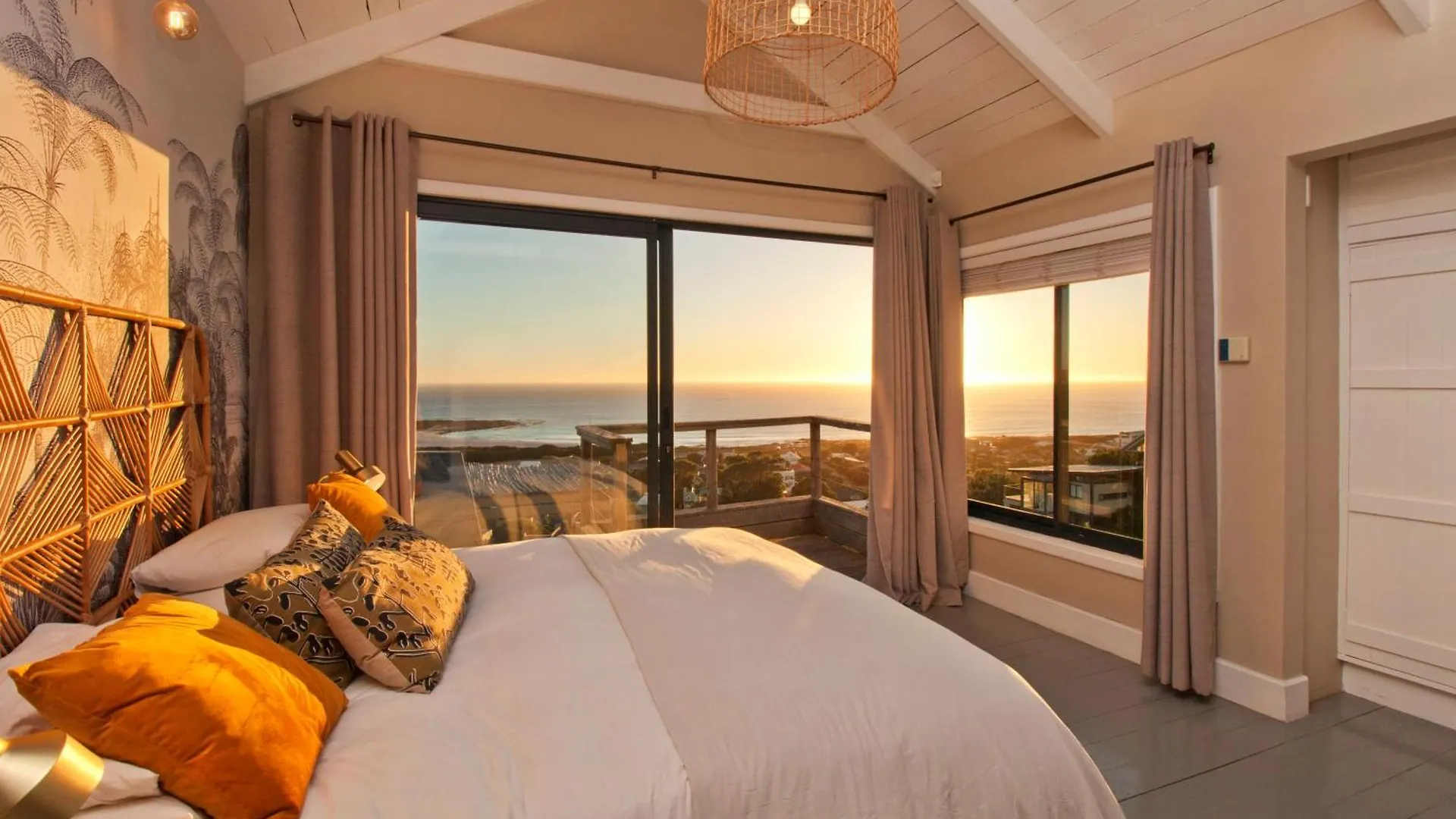 Sunset Villa Scarborough With Pool And Garden South Africa