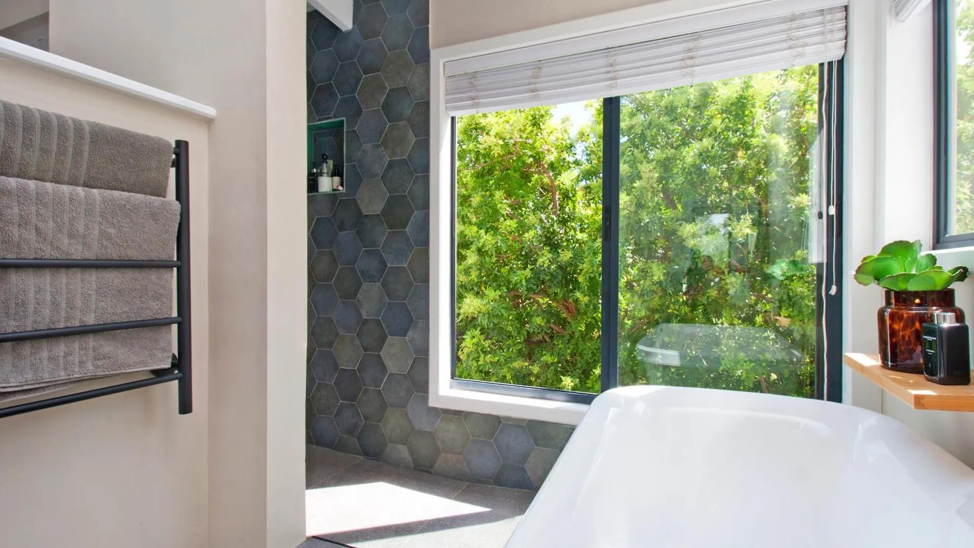 Sunset Villa Scarborough With Pool And Garden